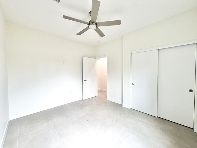 Building Photo - 30127-30127 Avenida Juarez