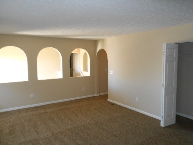 Building Photo - 486 Zoar Street