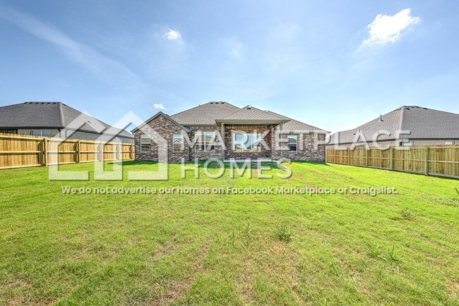 Building Photo - 561 N Goose Xing