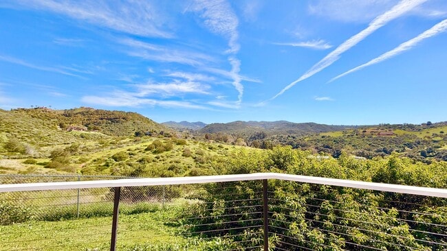 Building Photo - Stunning Single-Story with Spacious Deck, Panoramic Views, on Gated/Fenced Property!