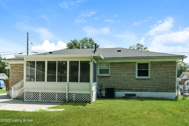 Building Photo - 8300 Pandorea Dr