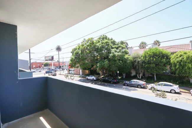 Building Photo - 2136 Colby Ave