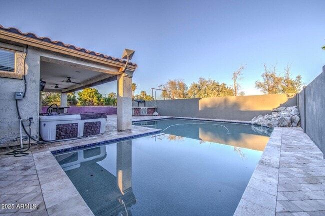 Building Photo - 6815 S 19th Ln