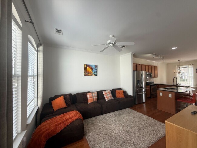 Building Photo - Market Common - 2 Bedroom / 2.5 Bathroom Townhouse