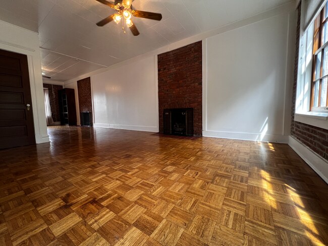 Building Photo - 4149 W Pine Blvd
