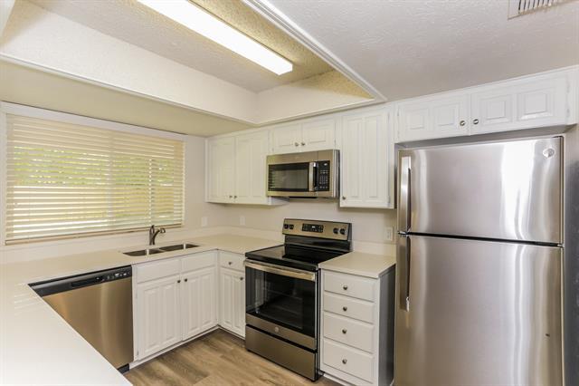 Building Photo - 1714 Yorktown Dr