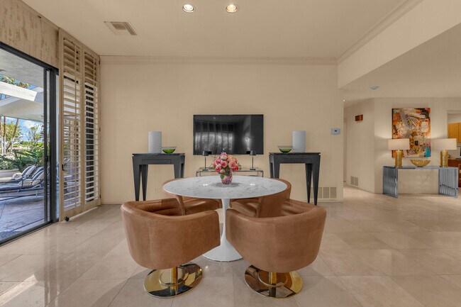 Building Photo - 24 Columbia Dr