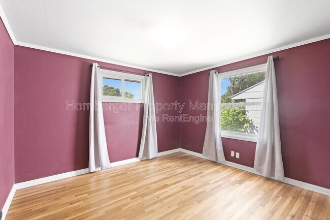 Building Photo - 112 W Amherst Ct