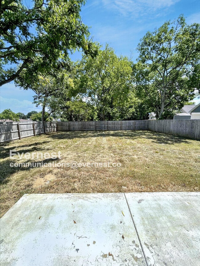 Building Photo - 266 Stadium Dr