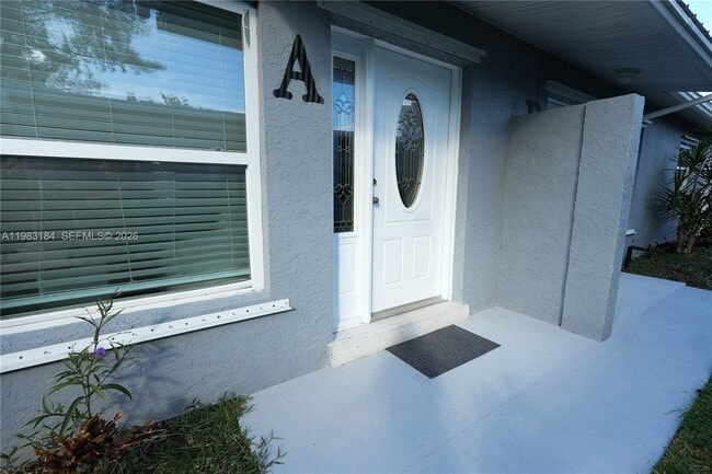 Building Photo - 742 Granada St