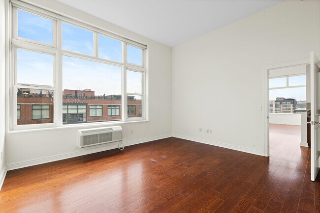 Building Photo - 1500 Hudson St