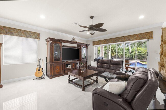 Building Photo - 4461 Mariners Cove Dr