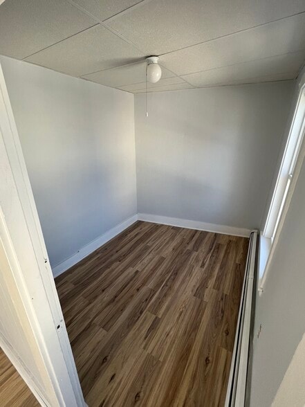 potential 3rd bedroom or office - 86 Hampshire St