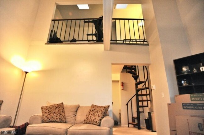 Building Photo - 3320 Richmond Ct