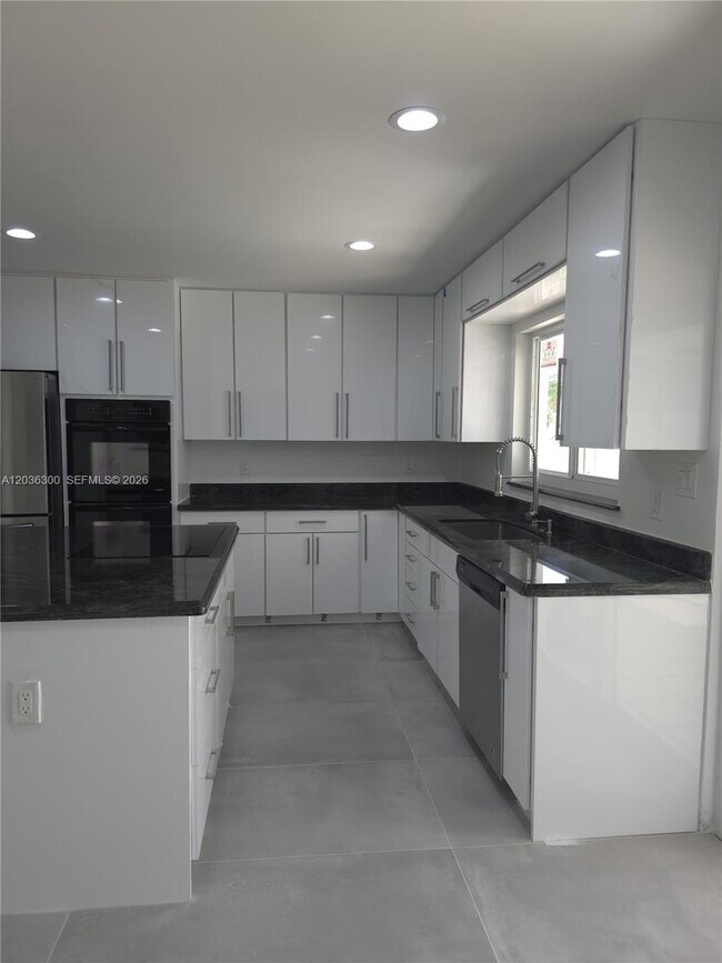 Building Photo - 1565 Thumb Point Dr