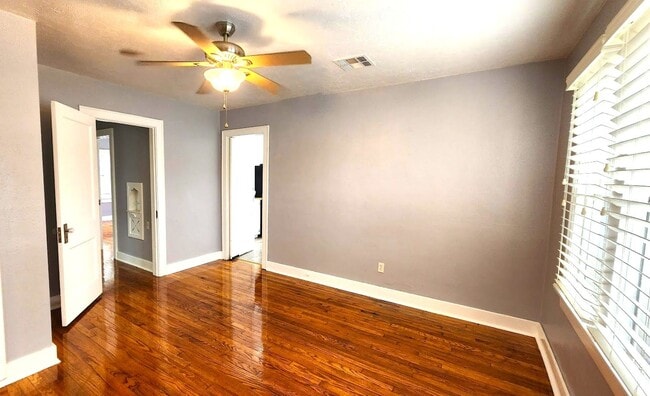 Building Photo - 1403 N Miller Blvd