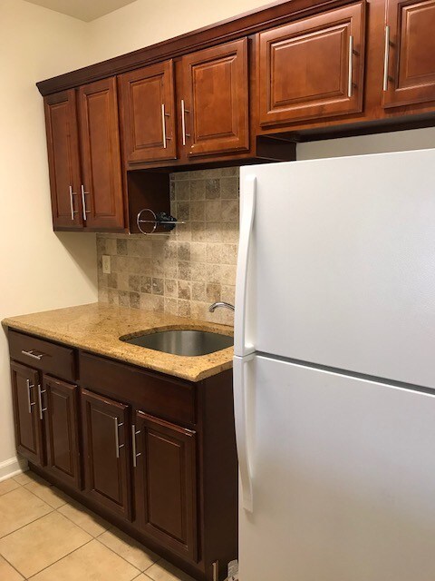 Building Photo - 30 Elm