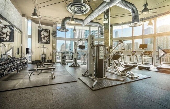 Building Photo - 690 SW 1st Ct