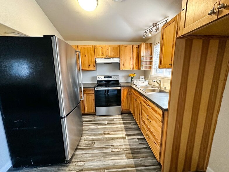 Building Photo - 1611 Carr St