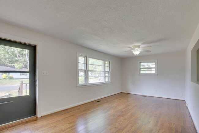 Building Photo - 106 Woodhaven Rd