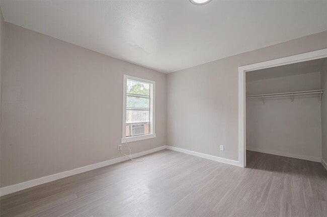 Building Photo - 8 Jennische St