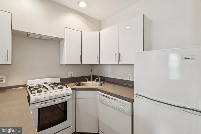 Building Photo - 918 E Passyunk Ave