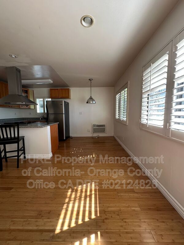 Building Photo - 1930 N Vermont Ave