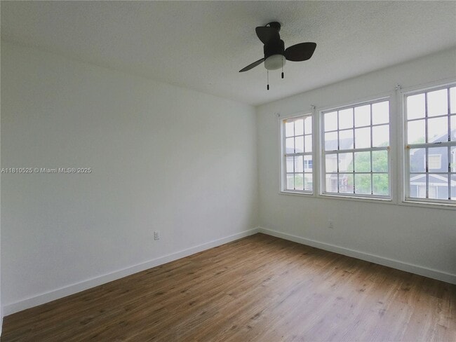 Building Photo - 11733 SW 117th Ct