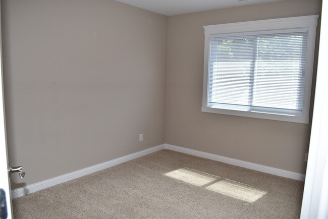 Building Photo - 2107 Herrick Ave