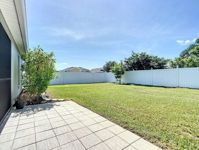 Building Photo - 1152 Bowline St