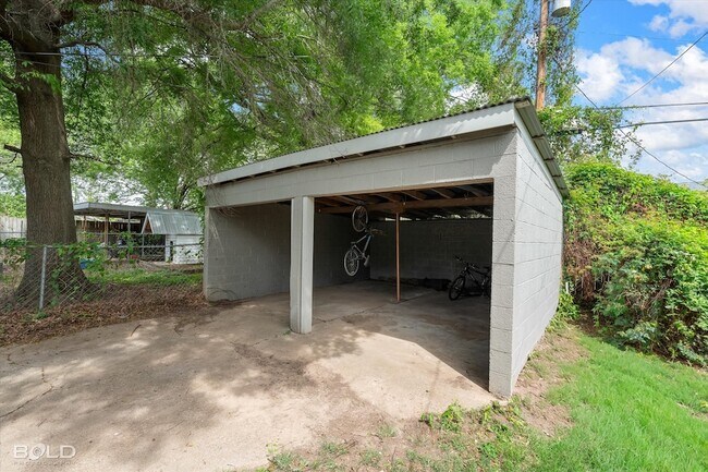 Building Photo - 440 Atkins Ave