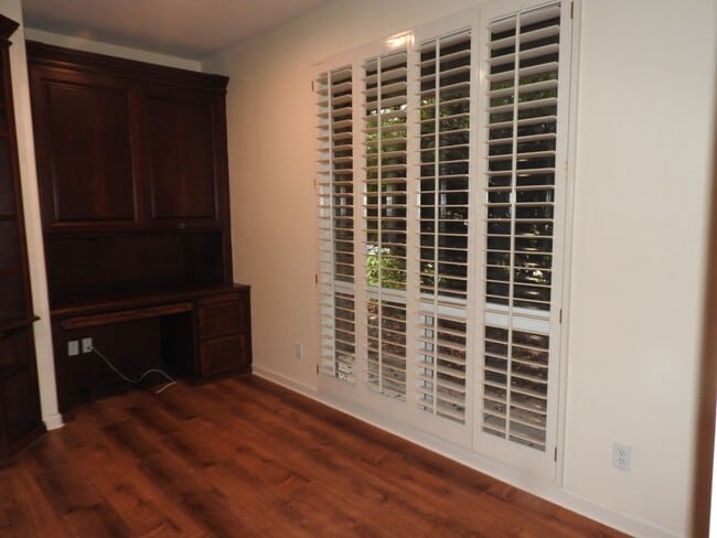 Building Photo - Beautiful Serrano Home - Single Story!