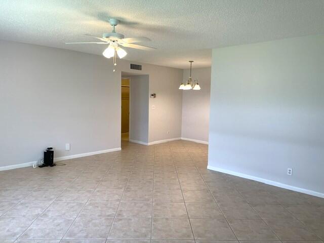Building Photo - 1202 S Drive Cir