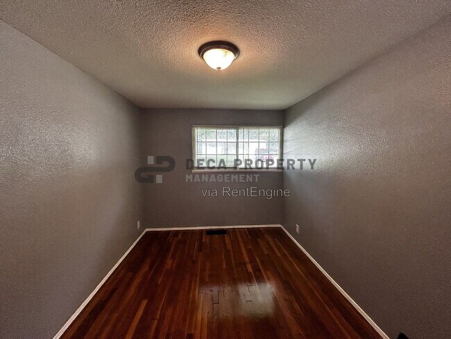 Building Photo - 1712 Hudson Rd