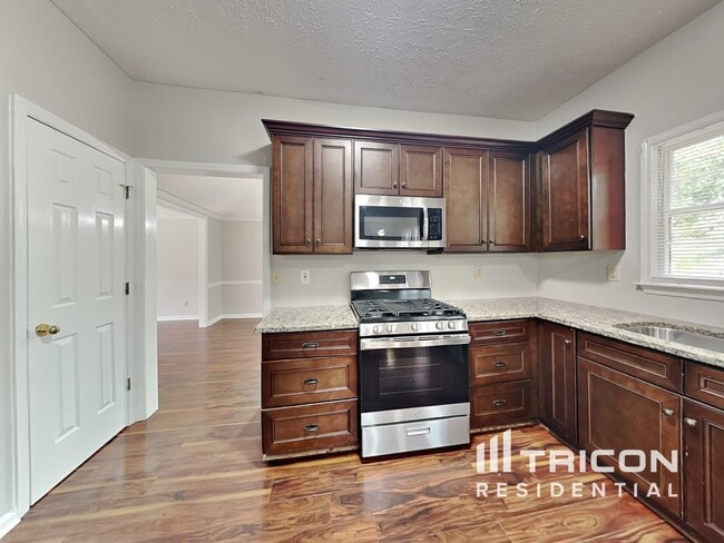 Building Photo - 410 Meadowfield Trail