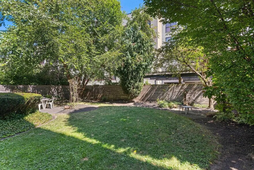 Building Photo - 77 Jefferson St