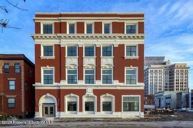 Building Photo - 19 N River St