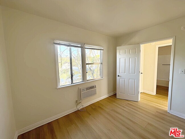 Building Photo - 6406 Roble Ave