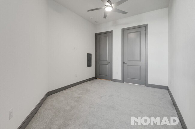 Building Photo - 1 Bedroom Condo in Carrollton