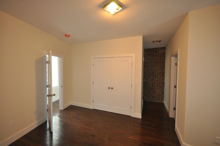 Building Photo - 30 Sussex St