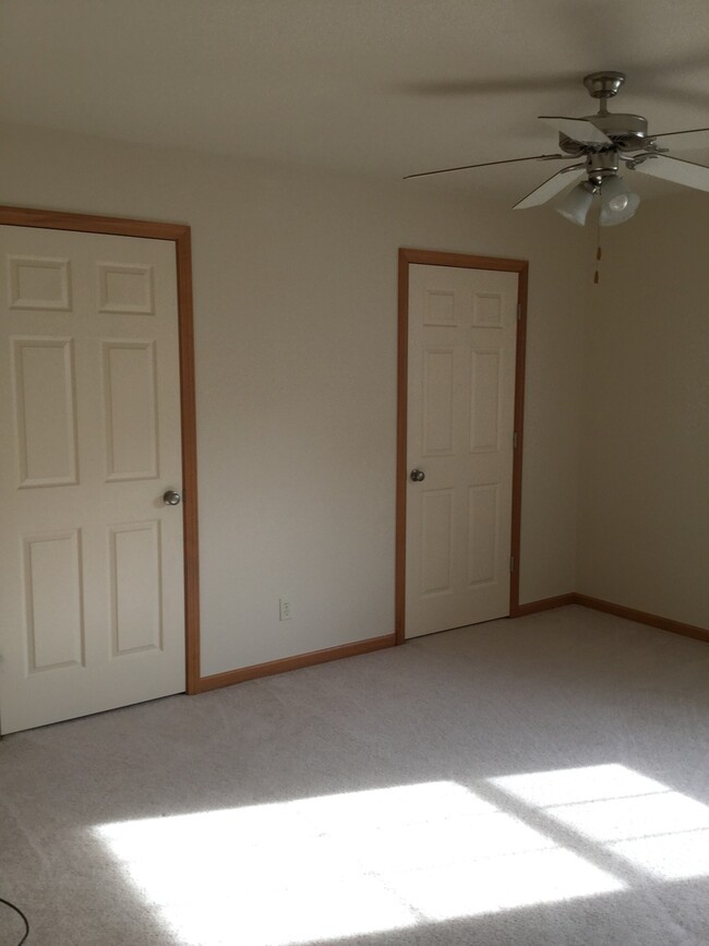 Building Photo - 5520-22 Hunley Ct.