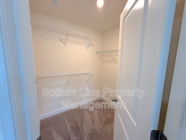 Building Photo - 1520 Cedar Tree Dr