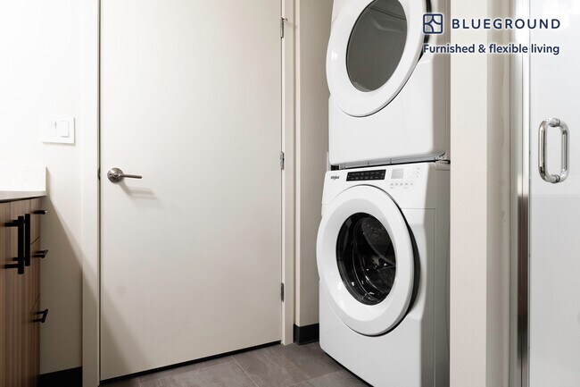 Building Photo - 18004 Midvale Ave N