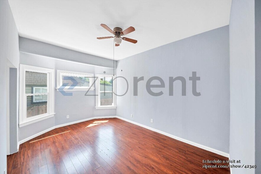 Building Photo - 2121 Portland St