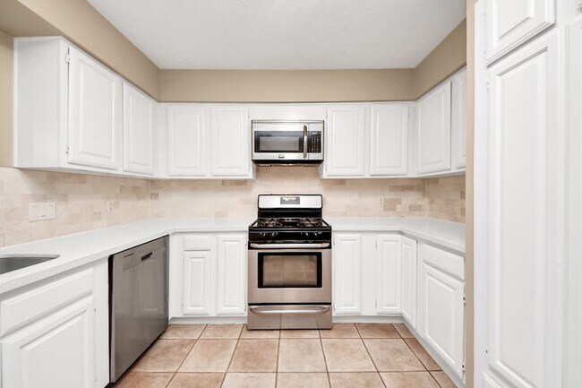 Building Photo - 3834 Carya Cir