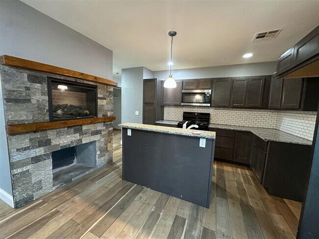 Building Photo - 1628 NE 12th St