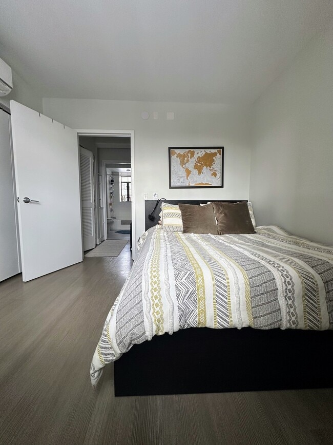 Building Photo - 2806 N Leavitt St