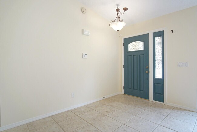 Building Photo - 1273 SW Albenga Ave