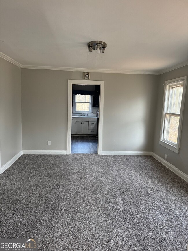 Building Photo - 202 1/2 Pleasant St