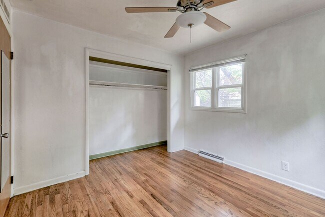 Building Photo - Students Welcome! 3 Bed / 1.5 Bath Ranch Near CSU – Large Fenced Yard | Pets Welcome | Flexible L...